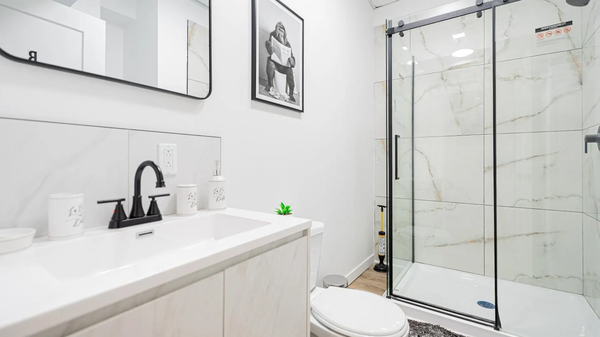 Room N1 In A Shared Apartment In Downtown Montreal